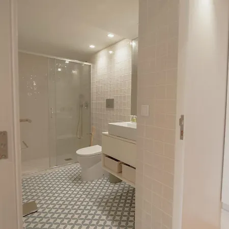 Downtown Clerigos With View By Homing Apartment Porto